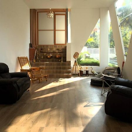 The Urban Getaway Villa Thiruvananthapuram Buitenkant foto