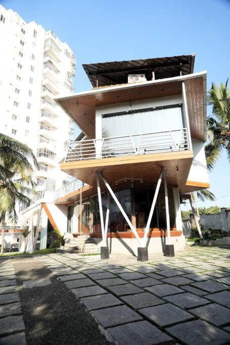The Urban Getaway Villa Thiruvananthapuram Buitenkant foto