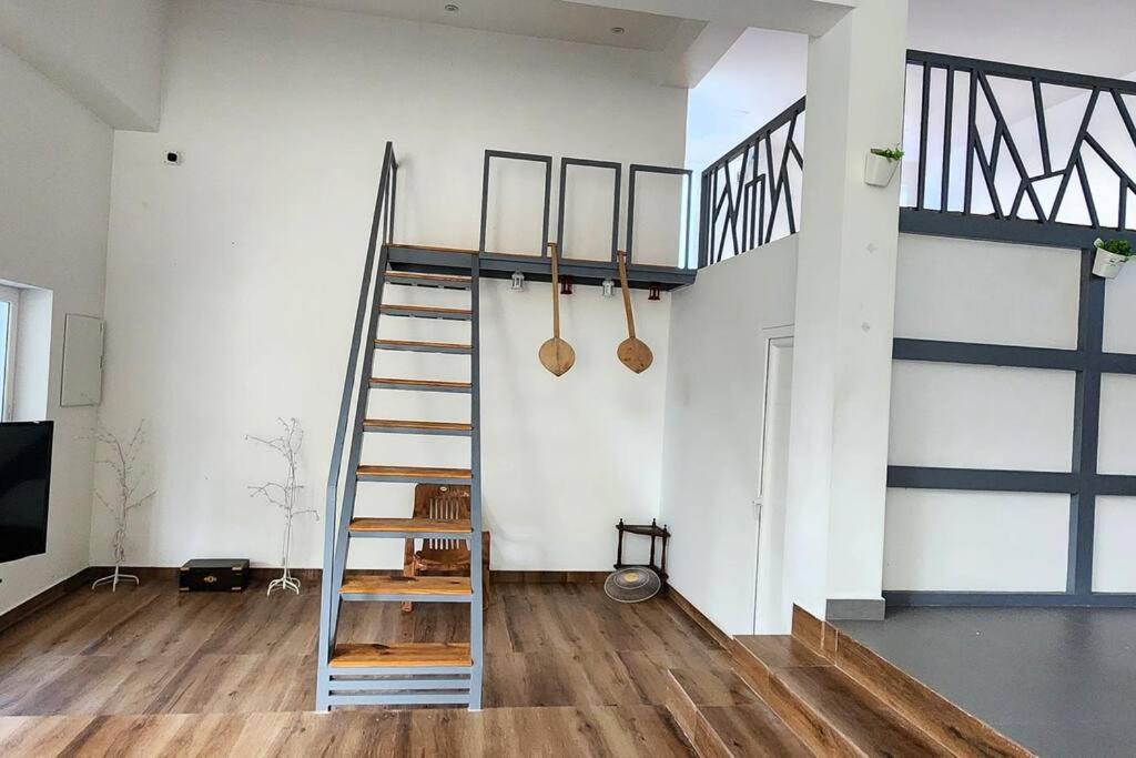The Urban Getaway Villa Thiruvananthapuram Buitenkant foto